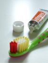 Kinderzahnbürste mit Zahncreme